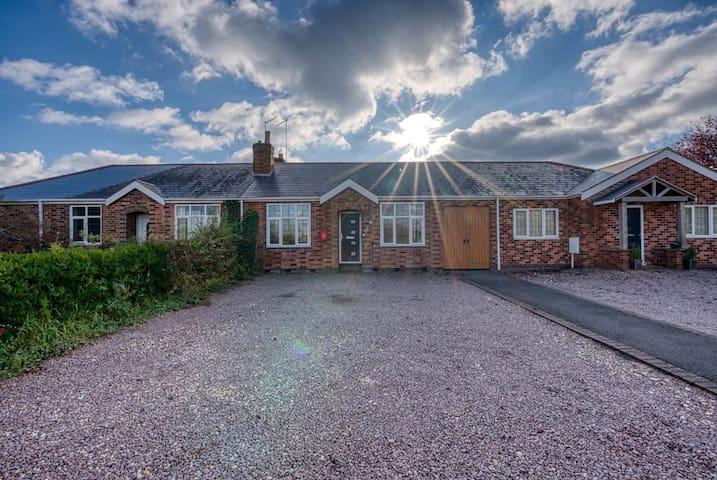 2 Bedroom Bungalow with Garden and Parking1