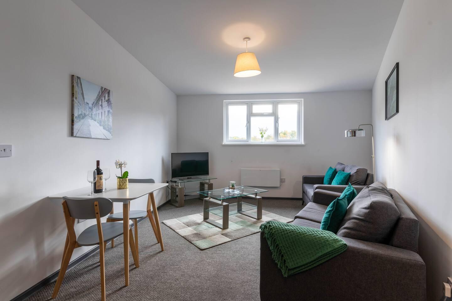 2 bed, Parking, Netflix, A1 Road1